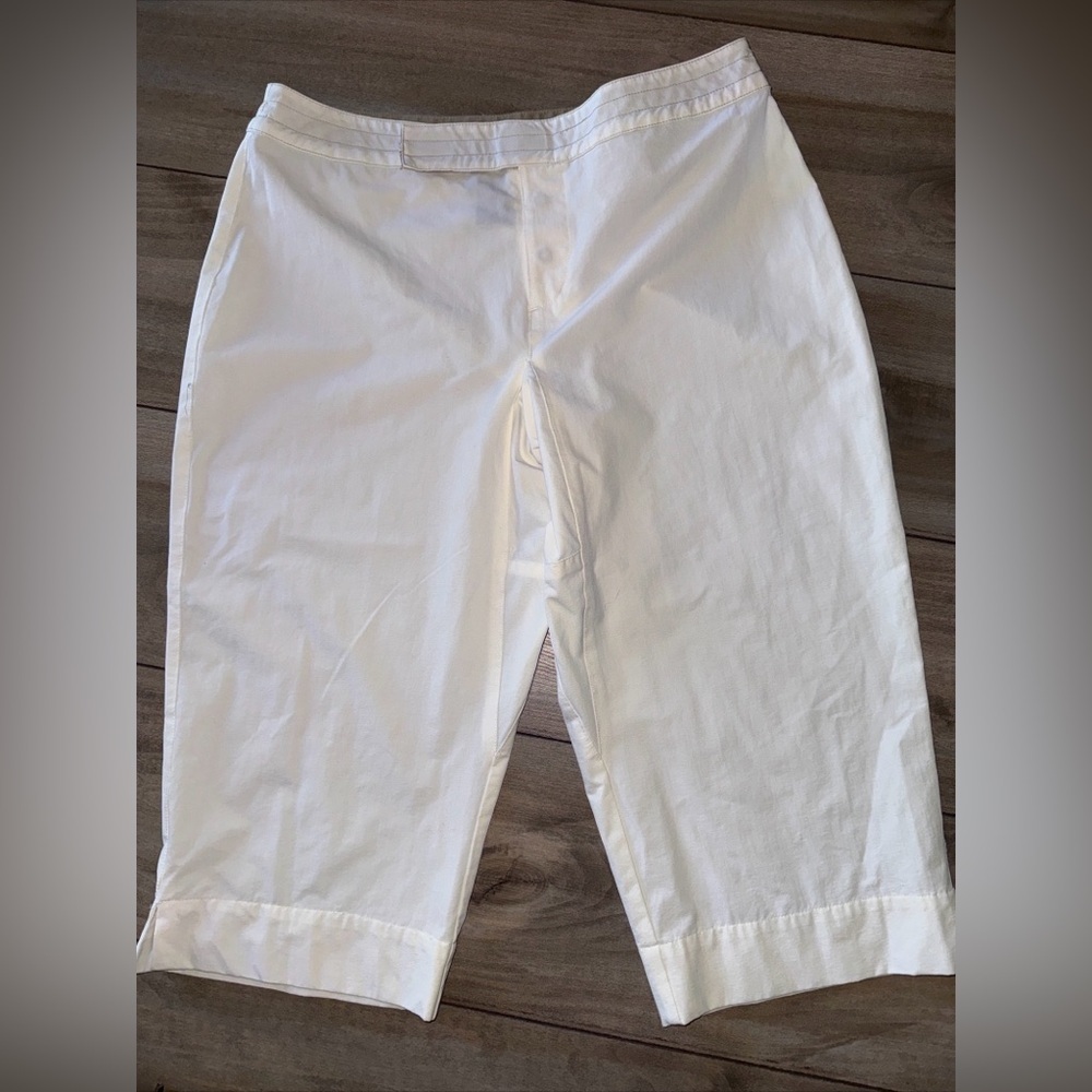 Athleta White Knee Length Capri Pants Women’s Medium